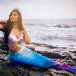 Divya Vadthya Instagram - A treat for my birthday “The mermaid “ “sagarakanya” 📸 @mohitkapil my buddy Edited @krishgradients ❤️ 💄 @m.rin.makeup lovely mary 🧜‍♀️ love your costume @artentertainment_company ❤️ Styled by @whynotrohinirao the beautiful inside out 😘
