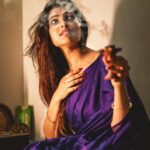 Divya Vadthya Instagram - Kalla nindaaaa ninnu pettukuni , prapancham antha vetukutunna …. Kallu neetho kappukupoyayi ani telitledu, eee pitchi divi ki… Konchem apudapudu ochi veltu unduuu, kallaloooo ala chammaga undipoku … #divi #divinunchi #divivadthya 📸 @sandeepgudalaphotography Love the artistic work ❤️ Wearing 👗 @privacollective Styled by @preethi_potlapally 💎 @emmadi_silver_jewellery