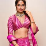 Divya Vadthya Instagram - వనమాలి చేయి తాకి కలువలోచనా ఒక లాలి పాటలాగ పరవశించెనా ఇది ప్రణయజాలమా ఎద లయల తాళమా మది మిథున గానమా, సఖీ సిగ పింఛు గంధమా సగ భాగ బంధమా మగ మధనరాజమా, సఖీ ❤️ 👗 @chicfactor.in @stylebyshree 💎 @emmadi_silver_jewellery