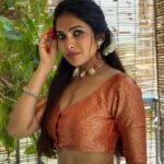 Divya Vadthya Instagram - నీ రాక కోసం నేను నా పారాణి ఎదురు చూస్తున్నాము ❤️ 📸 @naga.nandini.puli 💎 @elite_the_jewellery #divi #divivadthya #divinunchi