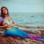Divya Vadthya Instagram - A treat for my birthday “The mermaid “ “sagarakanya” 📸 @mohitkapil my buddy Edited @krishgradients ❤️ 💄 @m.rin.makeup lovely mary 🧜‍♀️ love your costume @artentertainment_company ❤️ Styled by @whynotrohinirao the beautiful inside out 😘