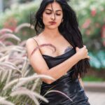 Divya Vadthya Instagram - Untie my knots 🖤 My hair is all tangled 😉 📸 @sravanphotographyofficial 👗 @sri.kri.ra 💎 @emmadi_silver_jewellery