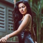Divya Vadthya Instagram - Untie my knots 🖤 My hair is all tangled 😉 📸 @sravanphotographyofficial 👗 @sri.kri.ra 💎 @emmadi_silver_jewellery