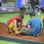 Drone Prathap Instagram - ಹೂ ಕಸಿದುಕೊಳ್ಳೊ TASK ನಲ್ಲಿ ಸಕ್ಕತಾಗಿ ಆಡ್ತಿದ್ದಾರೆ ಪ್ರತಾಪ್ ಅವರು 😍😍😍 Watch Big Boss Kannada Season 10. 24 Hrs Live On Jio Cenima @colorskannadaofficial Official fan page @drone._.prathap_fans #colourskannada #colourskannadaofficial #bbk10 #bigboss10kannada #droneprathap #dronarkaerospace #droneprathap_fc