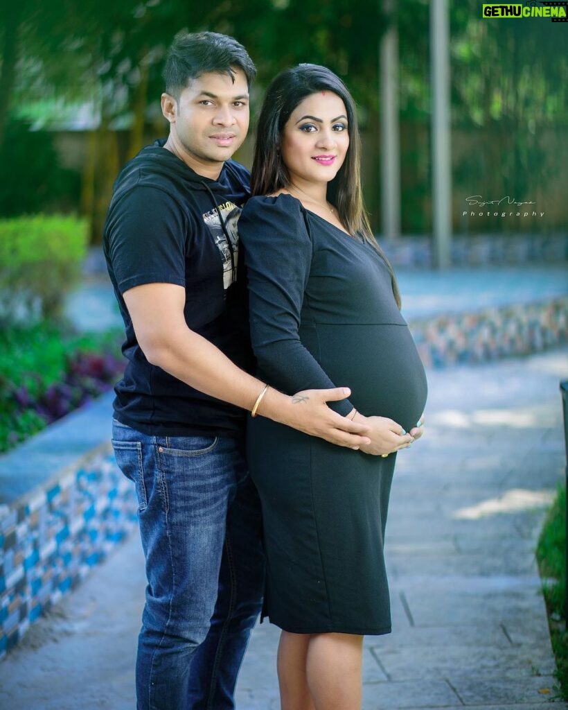 Elli Padhi Instagram - The single life was fun, married life is nice, but now comes the best adventure, becoming mom and dad🥰🥰 Can’t wait to meet our new Addition ❤ Kindly keep ur love & blessings on 🥰🧿🙏🏻 Thank u @chiks_creatives @designer_jeet_official Bhubaneswar, India