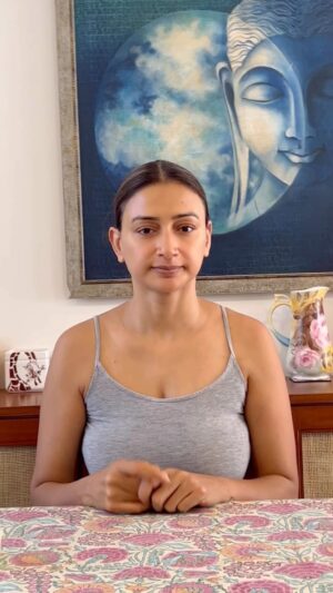 Gauri Pradhan Tejwani Instagram - Nasolabial Lines Reduction!
Great for nasolabial lines or folds reduction and added penetration of skin care products!

#OorjaByGauri #faceyoga #pranayam #meditation #antenatalyoga #mentalhealthcounseling #holistichealth