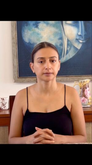 Gauri Pradhan Tejwani Instagram - SJ 17 point- acupressure point
Excellent for facial paralysis,locked jaw and TMJ issues,tooth ache and muscle twitching!Try it 😊

#OorjaByGauri #faceyoga #pranayam #meditation #antenatalyoga #mentalhealthcounseling #holistichealth