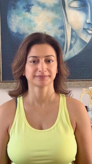 Gauri Pradhan Tejwani Instagram - Shitkari Pranayam
Contraindications-People with low BP,asthma,respiratory problems,tonsillitis,cold and cough should avoid doing shitkari.

#OorjaByGauri #faceyoga #pranayam #meditation #antenatalyoga #mentalhealth #holistichealth