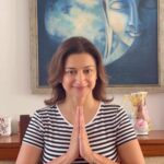 Gauri Pradhan Tejwani Instagram - Hair fall reducing points! #OorjaByGauri #faceyoga #meditation #pranayam #antenatalyoga #mentalhealth #holistichealth