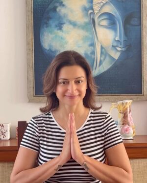 Gauri Pradhan Tejwani Instagram - Hair fall reducing points!
#OorjaByGauri #faceyoga #meditation #pranayam #antenatalyoga #mentalhealth #holistichealth