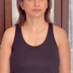 Gauri Pradhan Tejwani Instagram - Slapping the cheeks to get rid of sagging cheeks!great exercise for collagen boosting,facial paralysis and tinnitus. #OorjaByGauri #faceyoga #pranayam #meditation #antenatayoga #holistichealth #antiaging