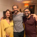 Gauri Pradhan Tejwani Instagram - ❤️❤️❤️ Missed you @nishamalkani #friendslikefamily #friendsforever