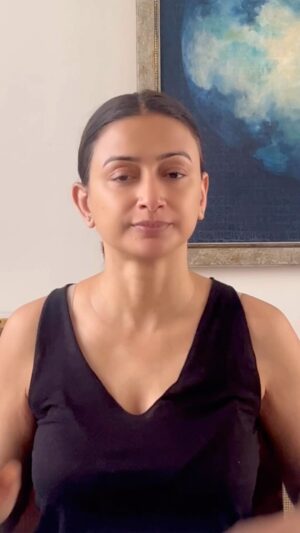 Gauri Pradhan Tejwani Instagram - DO YOU HAVE ANGRY LINES???😡
Want to get rid of 11 lines or angry lines,then try this easy exercise!

#OorjaByGauri #faceyoga #pranayam #meditation #antenatalyoga #holistichealing