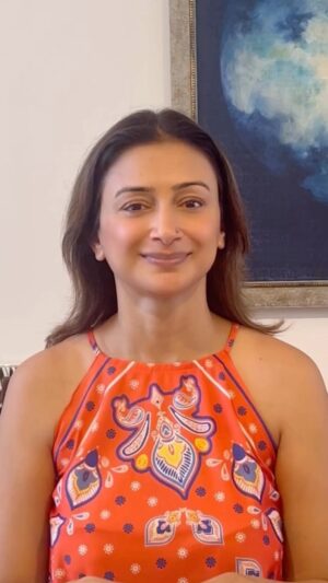 Gauri Pradhan Tejwani Instagram - Don’t have to worry about your Double Chin anymore! way to get rid of your double chin!!!!
Do it to the count of 20,3 sets.

#New batches staring 2nd August 2023

#OorjaByGauri #faceyoga #pranayam #meditation #antenatalyoga #mentalhealthcouncelling #holistichealth