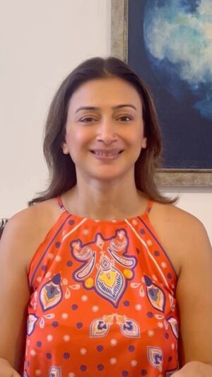 Gauri Pradhan Tejwani Instagram - WOW FACE!
Face lifting and face toning exercise!!Super easy and juts wow!!!😃

New one on one and group batches starting on 2nd August!

#OorjaByGauri #faceyoga #pranayam #meditation #antenatalyoga #mentalhealthcounseling #holistichealth