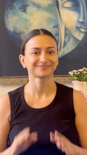 Gauri Pradhan Tejwani Instagram - Get rid of your smile lines!
Excellent exercise for nasolabial or smile lines!
Do it 6.  times on each side.

#OorjaByGauri #faceyoga #pranayam #meditation #antenatalyoga #mentalhealthcouncelling #holistichealth