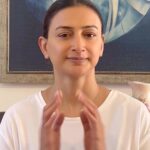 Gauri Pradhan Tejwani Instagram - SINUS POINT Massaging thaws 3 points simultaneously helps in headache reduction,stuffy ears,tinnitus,toothaches,mind relaxing and releasing muscle tension or stress. #OorjaByGauri #faceyoga #pranayam #meditation #antnatalyoga #mentalhealthcounseling #holistichealth