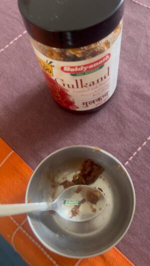 Gauri Pradhan Tejwani Instagram - My kids and husband have been eating this gulkand everyday.Found a big piece of glass bangle and many tiny pieces of glass in it today.. @baidyanathglobal this is not expected from a hundred years old company like yours.there’s absolutely no excuse for this.I’m going to take action against this.I don’t know how much damage this has already caused..I urge everyone to be very careful please!