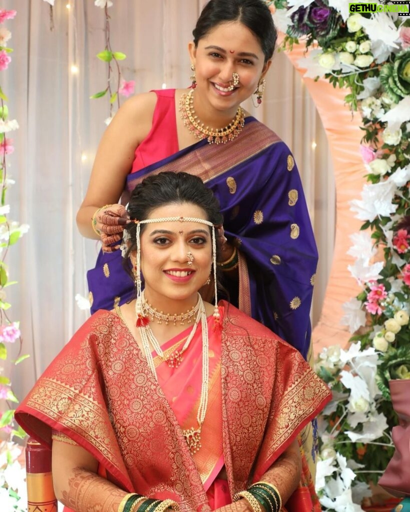 Gautami Deshpande Instagram - Being Bridesmaid …. Actually Noooo….being करवली #traditional #love #bridesmaids #saree #wedding #moment