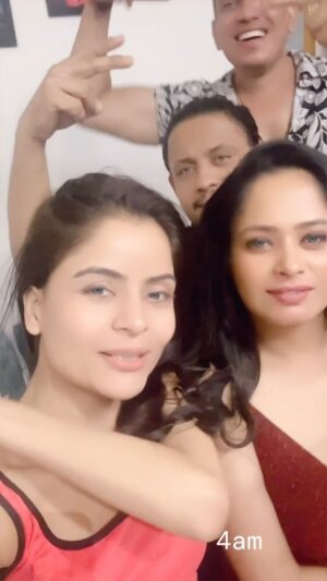 Gehana Vasisth Instagram - 4 am ki masti … F MAN , what a night it was … 
.
.
.
#reels #reelsinstagram #instagram #trending #viral #explore #love #instagood #explorepage #tiktok #reelitfeelit #india #follow #photography #fyp #reel #instadaily #followforfollowback #reelsvideo #likeforlikes #like #fashion #memes #foryou #reelkarofeelkaro #music #o #insta #instagramreels #Gehanavasisth