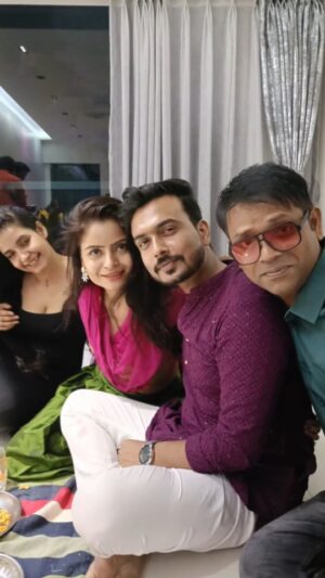Gehana Vasisth Instagram - Party 🥳 🎉

#reels #reelsinstagram #instagram #trending #viral #explore #love #instagood #explorepage #tiktok #reelitfeelit #india #follow #photography #fyp #reel #instadaily #followforfollowback #reelsvideo #likeforlikes #like #fashion #memes #foryou #reelkarofeelkaro #music #o #insta #instagramreels #ke