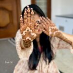 Gopika Anil Instagram - 🤎🤎🤎 . . . . . . . . . . #mehndi #simplemehendi #bridalmehndi #partyhenna #hennainspire #hennainspo #hennalove #picoftheday #bridalhenna #hennaartist #simplehenna #bridemaids #mehndi2023 #keralabride #artistsoninstagram #hennatatto #indianbride #wedding #indianbride #worldhennaforall #mehndilove #bridalhennaartist #mehendidesign #mehandidesign #hennalookbook #footmehndi #hennainspo_1 #trendymehndidesigns #newhenna #hennafun
