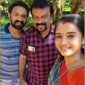 Gopika Anil Instagram - ഗോപിക അനിൽ എന്ന വ്യക്തിയെ അഞ്ജലി എന്ന രീതിയിൽ ഇത്രയും ജനകീയമാക്കി മാറ്റിയത്, കുടുംബ പ്രേക്ഷകർക്ക് ഇത്രയും ഇഷ്ടമുള്ള ഒരാൾ ആക്കി മാറ്റിയത് സാന്ത്വനം എന്ന സീരിയൽ ആണ്. അതിന്റെ കഥയാണ്. അതിലെ കഥാപാത്രമാണ്. അത് അവതരിപ്പിച്ച രീതിയാണ്. അതിന്റെ ഫുൾ ക്രെഡിറ്റ് ആദിത്യൻ സാറിനാണ്.

അദ്ദേഹം പലപ്പോഴും സെറ്റിൽ ഈ സാന്ത്വനം എന്ന സീരിയൽ ക്രിയേറ്റ് ചെയ്യുന്നത് കണ്ടിട്ട് അത്ഭുതത്തോടെ ഇരുന്നിട്ടുണ്ട്. മൂന്നുവർഷത്തോളം ആയിരം എപ്പിസോഡുകളോളം റേറ്റിംഗ് ഒട്ടും പുറകോട്ട് പോകാതെ ഇത് ക്രിയേറ്റീവ് ആയി കൊണ്ടുപോവുക എളുപ്പമുള്ള കാര്യമല്ല. സെറ്റിൽ ഇരിക്കുമ്പോൾ എത്ര വിഷമ ഘട്ടം ആണെങ്കിലും പ്രശ്നമുള്ള സമയം ആണെങ്കിലും സാറിന്റെ ആക്ഷൻ കേൾക്കുമ്പോൾ കിട്ടുന്ന എനർജി വേറെ എവിടെയും കിട്ടാറില്ല.

അവസാനമായിട്ട് ആ സെറ്റിൽ നിന്ന് തിരിച്ചു വരുമ്പോൾ എല്ലാവിധ ആശംസകളും എന്ന് പറഞ്ഞ് സാറ് കൈ തന്നിട്ടാണ് ഞാൻ അവിടുന്ന് പിരിയുന്നത് പക്ഷേ ഇനി അവിടെ തിരിച്ചുപോകുമ്പോൾ  സാറില്ല എന്നത് ഉൾക്കൊള്ളാൻ പോലും പറ്റുന്നില്ല. ഇപ്പോഴും ആ ഫാക്ട് മനസ്സ് അംഗീകരിക്കുന്നില്ല.

അടുത്ത ഷെഡ്യൂളിൽ കാണാം എന്ന് പറഞ്ഞാണ് പിരിഞ്ഞത്. അങ്ങനെ ഒരു കൂടിക്കാഴ്ച ഇനി ഉണ്ടാവില്ല എന്ന് ഓർക്കുമ്പോൾ ആകെ ഒരു മരവിപ്പ് അനുഭവപ്പെടുന്നു. വേദനയോടെ, പ്രാർത്ഥനയോടെ 🙏🏻