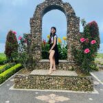 Gracy Goswami Instagram - Curious soul, Travelling is the goal 🤍🤷🏻‍♀️ #bali #baliindonesia #vacation #vacaymode #vacayvibes #vacaymodeon #ulundhanutemple #explore #travel #wanderlust #internationalvacation #surreal #instagramposts #style #fashion #outfitinspiration #sundayitis #sundays #happydays #vibe #grace #graceitwithgracy #500ksoon #curioussoul #loveyouguys #grattitude #patience #passion #hardwork Pura Ulun Danu, Danau Bratan Bedugul