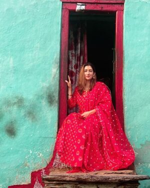 Gungun Uprari Instagram - It naturally elevates the soul to feel this intimate relationship to it's primal ground...A man then feels himself truly at home, and whenever he is lifted up through music he can say to himself: "Yes, you come from other worlds, and in music you can experience your native place."

#native #pithoragarh #uttrakhand #pooja #family