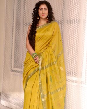 Gungun Uprari Instagram - “To fall in love with yourself is the first secret to happiness.” ❤️

Beautiful sari 
@varananesilksarees

#valentines #happyvanlentinesday #love #trust #happiness
