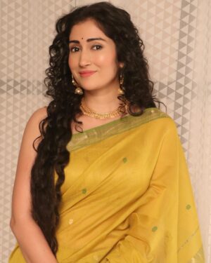 Gungun Uprari Instagram - “To fall in love with yourself is the first secret to happiness.” ❤️

Beautiful sari 
@varananesilksarees

#valentines #happyvanlentinesday #love #trust #happiness