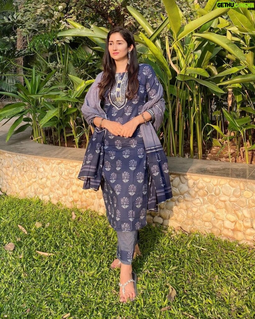 Gungun Uprari Instagram - Sometimes, all you need is a simple Kurti to flaunt, and happiness can come rolling in ❤️ Dress @yuftaindia 🤗 Sandal @anse.sandals ❤️ #suits #fashion #suit #style #suitstyle #dresses #mensfashion #onlineshopping #indianwear #saree #kurti #ethnicwear #menswear #bridal #punjabisuits #dress #kurtis #instafashion #wedding #cotton #designer #indianfashion #bridalmakeup #designersarees #lehenga #lengha #fashionblogger #india #ethnic #bhfyp