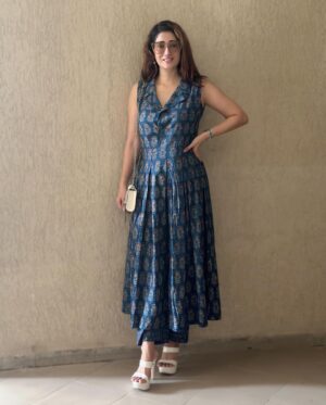 Gungun Uprari Instagram - As India celebrates its 77th Independence Day on August 15, 2023, let’s remember all those brave soldiers, leaders who gave up everything for the sake of our motherland 🇮🇳 
.
.
On this occasion of Independence Day presenting some of my favourite dresses from
 
@aadveka.india 
.
.

#independenceday #india #freedom #august #love #happy #Independence Day #fireworks #indian #instagood #instagram #photography #redwhiteandblue #jaihind #patriotic #independencedayindia #photooftheday #indianarmy #celebration #follow