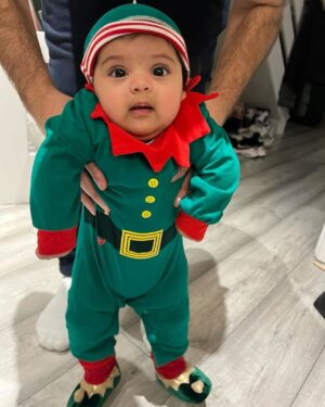 Hazel Keech Instagram - The greatest gifts are being together ❤️ Merry Christmas too all from Santa and the Elves