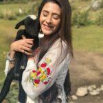 Hiba Nawab Instagram - Jhanak with her cute little friend ♥️ Starting tonight at 10:30pm Monday to Sunday @starplus #Jhanak