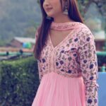 Isha Sharma Instagram - Suno Mein aa rahi hun 25 taareek ko🔜 • • • Pic courtesy @kaish_cinematics