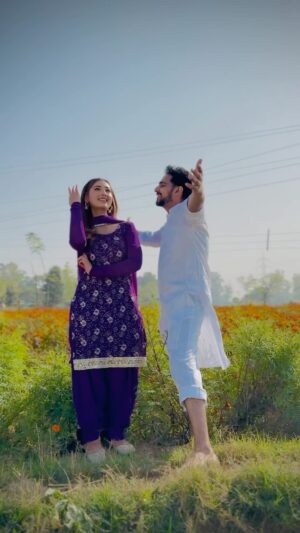 Isha Sharma Instagram - (MAINU AA PASAND BILLO SADGI TERI )
@kulshansandhuofficial @isha_sharma7