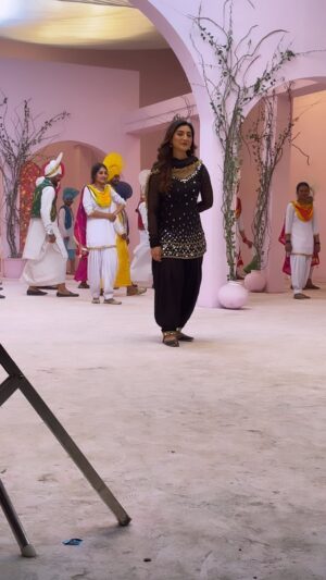 Isha Sharma Instagram - Do you remember the actual song of this video??