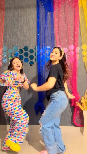 Isha Sharma Instagram - Happy weekend 💜🫰🏻. 

Studio @thirkan_mohali 

#ishasharma #siddhirathore #tumtum #dancingdolls #instareel