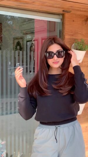 Isha Sharma Instagram - Hum kisi ko ache lagte hain..
Par kisi ko behad bhi ache lagte hain ..
But Woh pta ni Kon hain 🫢
•
•
•
Credits for my hair goes to @abrar_ali_hair_artist