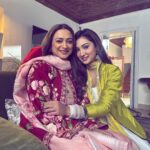 Isha Sharma Instagram - Meri suri saab … Aaj toh bahut khush hain finally muje aur meri maa ko race ke paise wapis mil gaye❤️ Kaisa lga aaj ka episode?? Lehron se darkar nauka par nahi hoti, koshish karne walon ki kabhi haar nahi hoti. @gpradhan ❤️