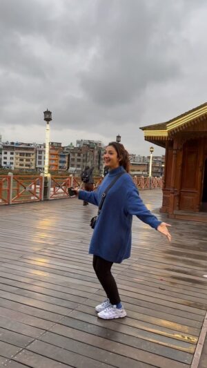 Isha Sharma Instagram - Raw and random reel…
Guess the place???