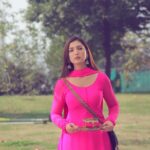 Isha Sharma Instagram - Are you excited for today’s episode.. Thank you so much everyone for your valuable response and love. Stay tuned.. Pic courtesy @kaish_cinematics Srinagar, Jammu and Kashmir