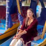 Isha Sharma Instagram - Beauty of Kashmir ❤️ Ishq with isha . Pyaar with Pashminna.