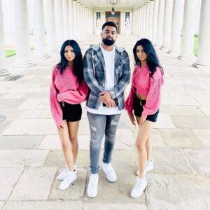 Ishveen Gulati Instagram - Bahara🫶🤍 @ezuworld #teamvleenam #mirrortwins 
.
.
📸 @shaun_obv