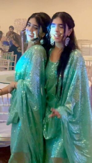 Ishveen Gulati Instagram - Pyar🙈 #teamvleenam #mirrortwins #twins #twin ✨
