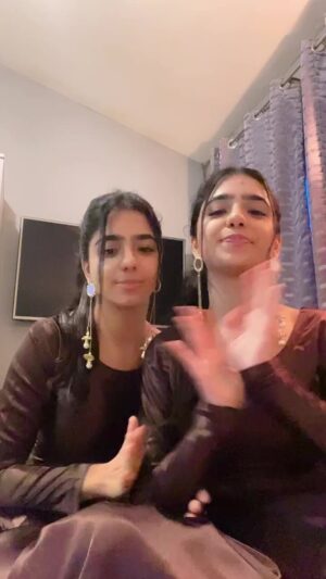 Ishveen Gulati Instagram - ThankYou for your love recently🫶🥹 
#teamvleenam #mirrortwins #twins #twin