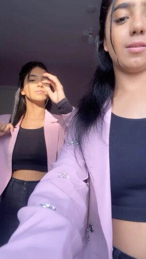 Ishveen Gulati Instagram - Not The Best💗 #teamvleenam #mirrortwins #twins #twin ✨