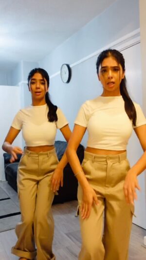 Ishveen Gulati Instagram - Suit🤍 #teamvleenam #mirrortwins #twins #twin ✨