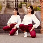 Ishveen Gulati Instagram – New dance video – Simple choreo🙈Not the best❤️#teamvleenam #mirrortwins